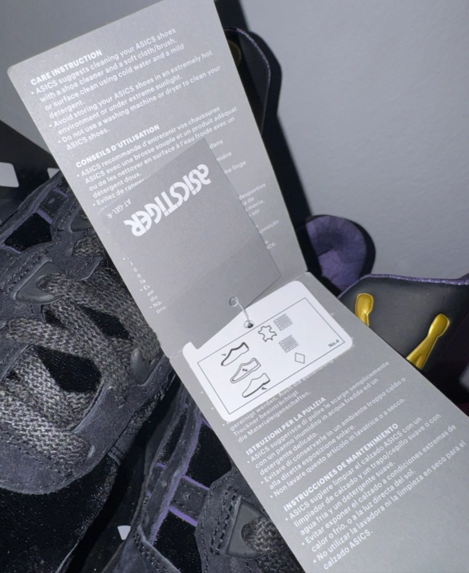 Asics spéciale édition noires/violettes - Taille 38 - Neuves avec étiquette – photo 6